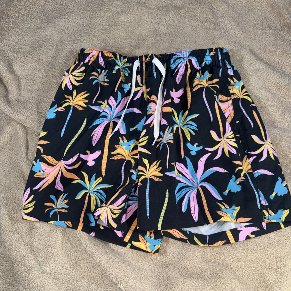 Chubbies The Black Light Nights 5.5” Classic Lined Swim Trunk Men’s Medium